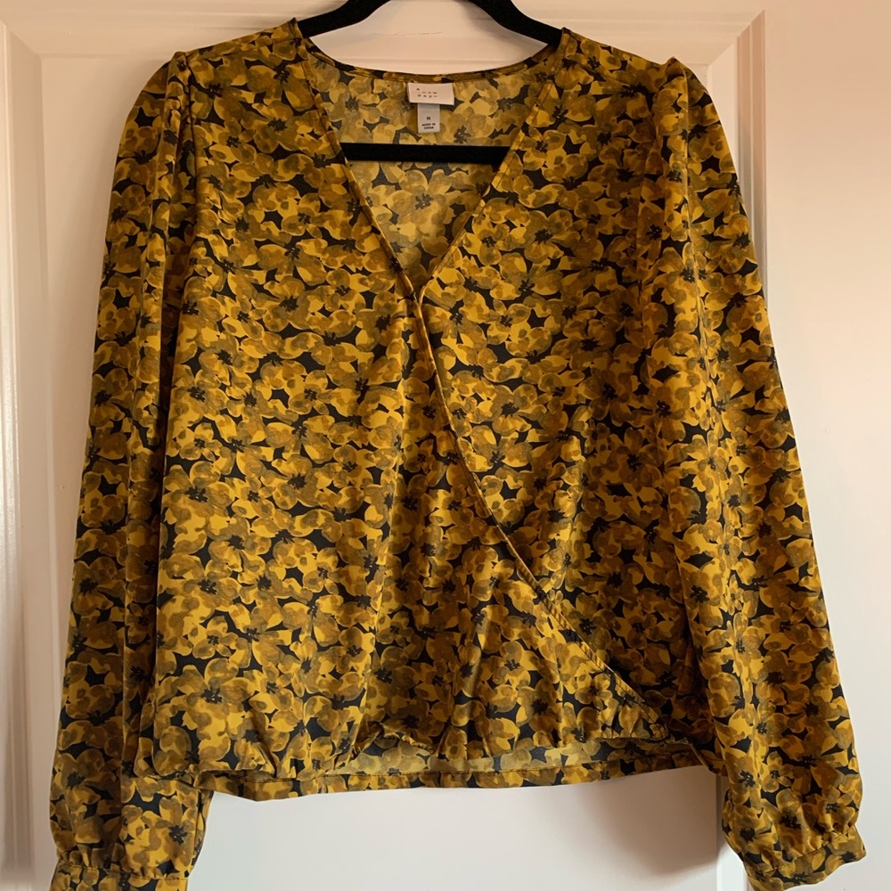 Floral print blouse